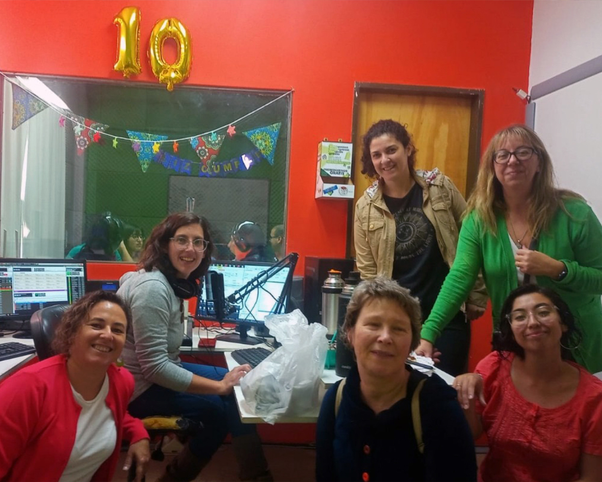 Fotografía de integrantes del Proyecto en el 10º aniversario de Radio El Refugio